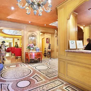 Cecilia Hotel